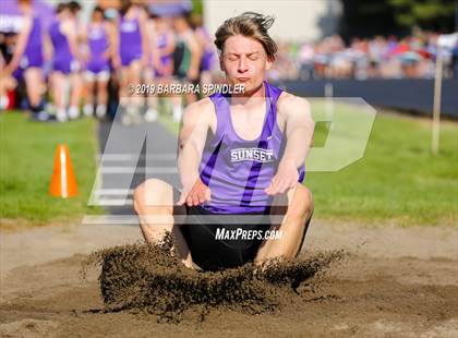 Thumbnail 2 in JV: Jesuit @ Sunset (Long Jump) photogallery.