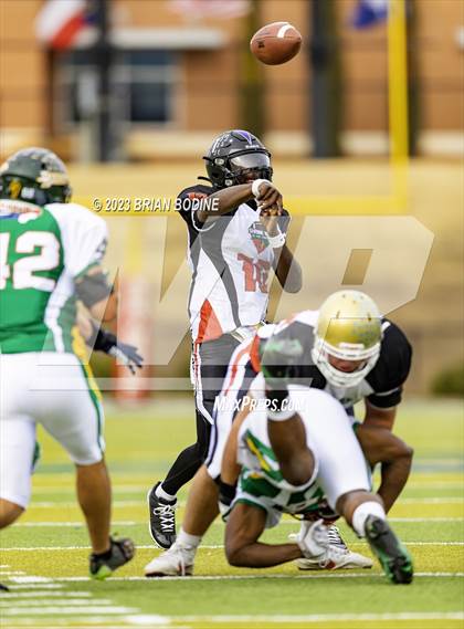 Thumbnail 3 in Shrine Bowl of the Carolinas photogallery.