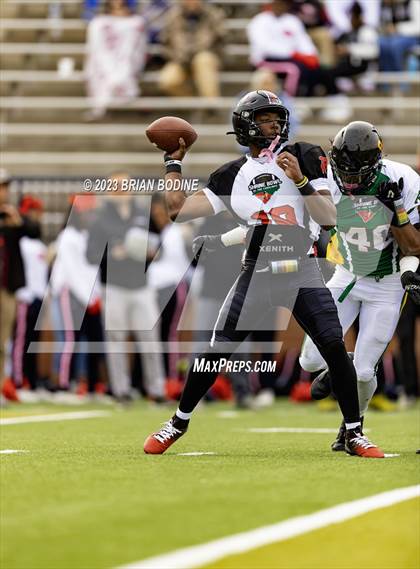 Thumbnail 2 in Shrine Bowl of the Carolinas photogallery.