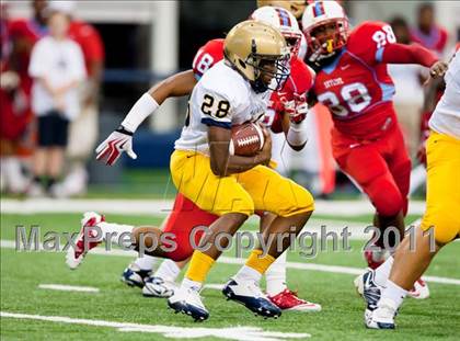 Thumbnail 1 in St. Thomas Aquinas vs. Skyline (Kirk Herbstreit National Kickoff Classic) photogallery.