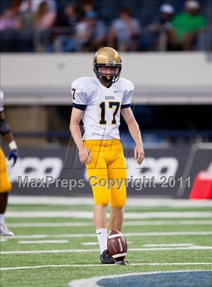 Thumbnail 3 in St. Thomas Aquinas vs. Skyline (Kirk Herbstreit National Kickoff Classic) photogallery.