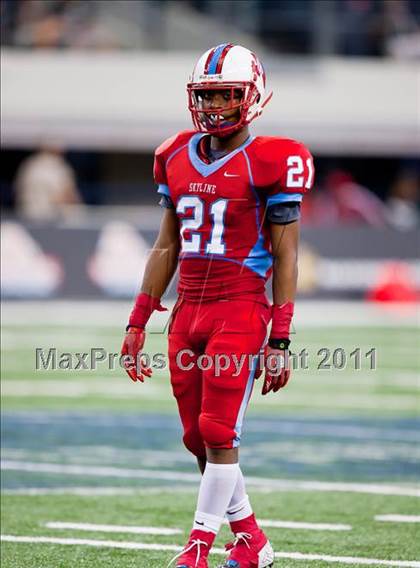 Thumbnail 3 in St. Thomas Aquinas vs. Skyline (Kirk Herbstreit National Kickoff Classic) photogallery.