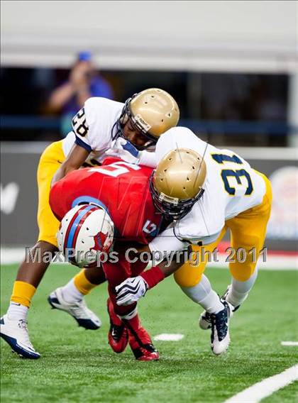 Thumbnail 3 in St. Thomas Aquinas vs. Skyline (Kirk Herbstreit National Kickoff Classic) photogallery.