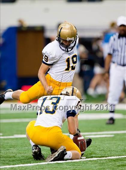 Thumbnail 1 in St. Thomas Aquinas vs. Skyline (Kirk Herbstreit National Kickoff Classic) photogallery.