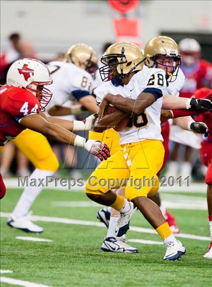Thumbnail 2 in St. Thomas Aquinas vs. Skyline (Kirk Herbstreit National Kickoff Classic) photogallery.