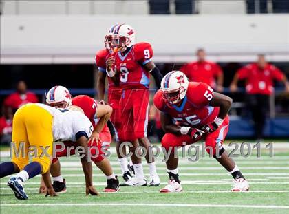 Thumbnail 2 in St. Thomas Aquinas vs. Skyline (Kirk Herbstreit National Kickoff Classic) photogallery.