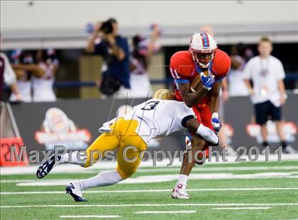 Thumbnail 3 in St. Thomas Aquinas vs. Skyline (Kirk Herbstreit National Kickoff Classic) photogallery.