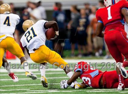 Thumbnail 3 in St. Thomas Aquinas vs. Skyline (Kirk Herbstreit National Kickoff Classic) photogallery.