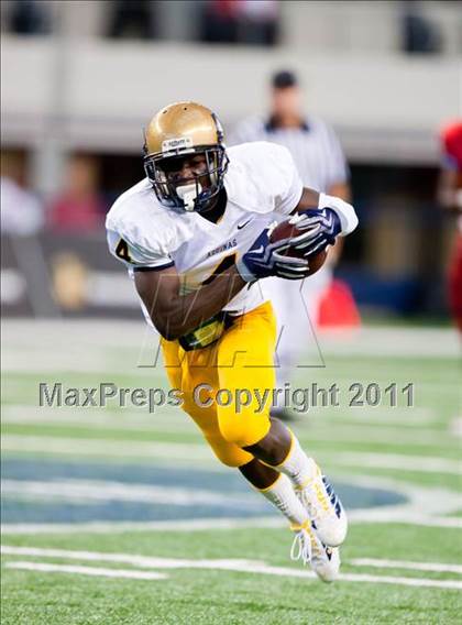 Thumbnail 3 in St. Thomas Aquinas vs. Skyline (Kirk Herbstreit National Kickoff Classic) photogallery.