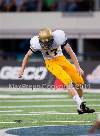 Thumbnail 2 in St. Thomas Aquinas vs. Skyline (Kirk Herbstreit National Kickoff Classic) photogallery.