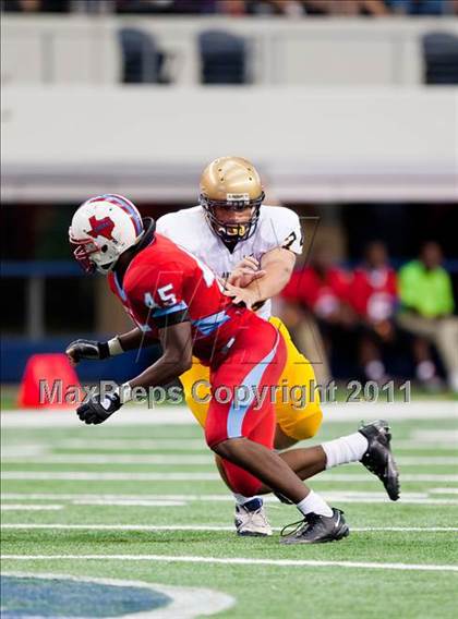 Thumbnail 2 in St. Thomas Aquinas vs. Skyline (Kirk Herbstreit National Kickoff Classic) photogallery.