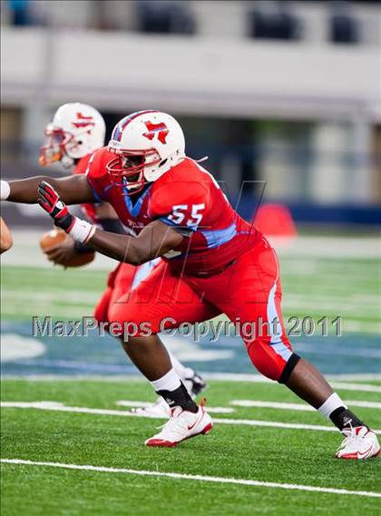 Thumbnail 3 in St. Thomas Aquinas vs. Skyline (Kirk Herbstreit National Kickoff Classic) photogallery.