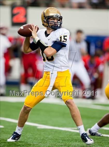 Thumbnail 3 in St. Thomas Aquinas vs. Skyline (Kirk Herbstreit National Kickoff Classic) photogallery.