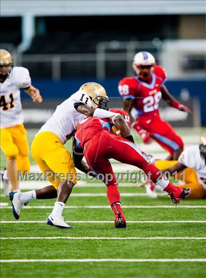 Thumbnail 2 in St. Thomas Aquinas vs. Skyline (Kirk Herbstreit National Kickoff Classic) photogallery.