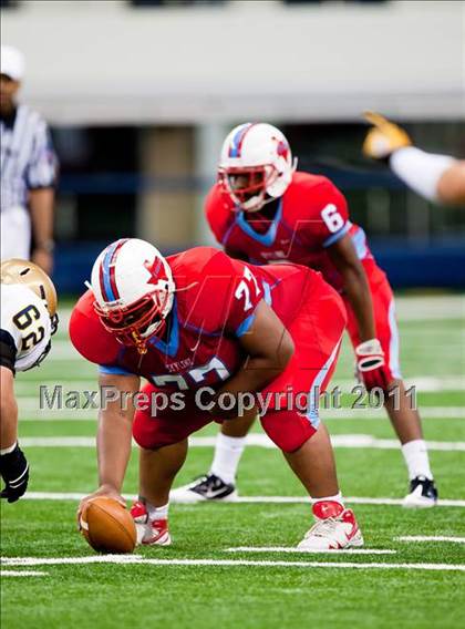 Thumbnail 3 in St. Thomas Aquinas vs. Skyline (Kirk Herbstreit National Kickoff Classic) photogallery.