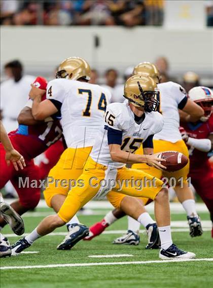 Thumbnail 3 in St. Thomas Aquinas vs. Skyline (Kirk Herbstreit National Kickoff Classic) photogallery.