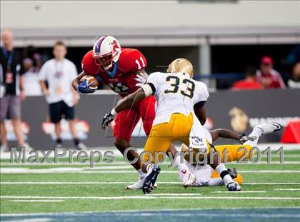 Thumbnail 2 in St. Thomas Aquinas vs. Skyline (Kirk Herbstreit National Kickoff Classic) photogallery.