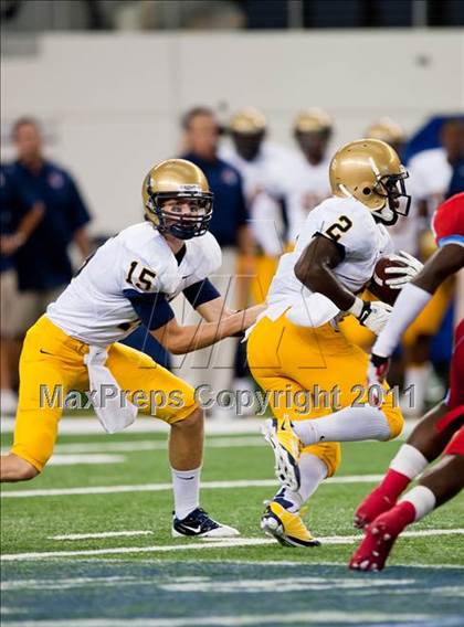 Thumbnail 3 in St. Thomas Aquinas vs. Skyline (Kirk Herbstreit National Kickoff Classic) photogallery.