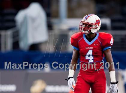 Thumbnail 1 in St. Thomas Aquinas vs. Skyline (Kirk Herbstreit National Kickoff Classic) photogallery.