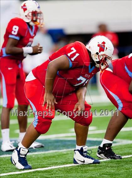 Thumbnail 3 in St. Thomas Aquinas vs. Skyline (Kirk Herbstreit National Kickoff Classic) photogallery.