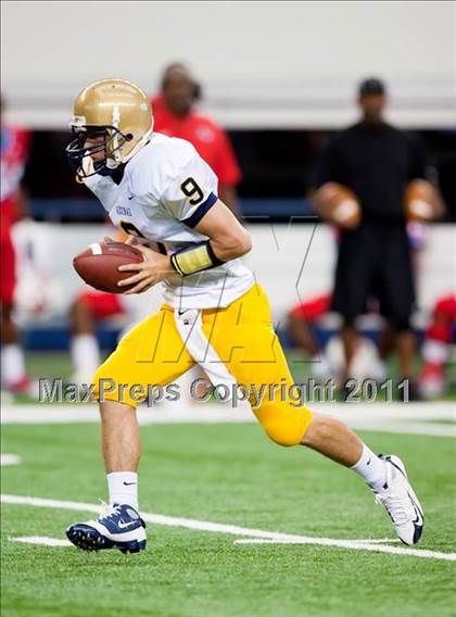 Thumbnail 1 in St. Thomas Aquinas vs. Skyline (Kirk Herbstreit National Kickoff Classic) photogallery.