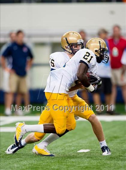Thumbnail 1 in St. Thomas Aquinas vs. Skyline (Kirk Herbstreit National Kickoff Classic) photogallery.
