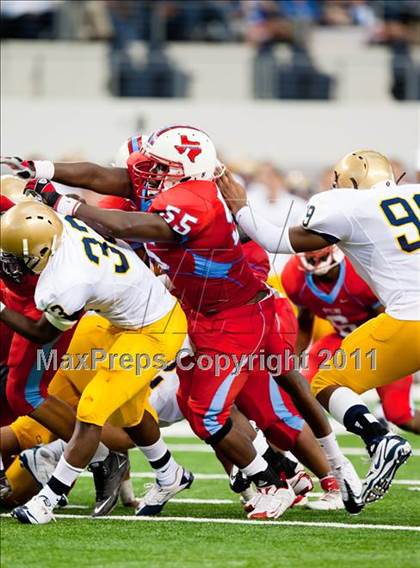 Thumbnail 3 in St. Thomas Aquinas vs. Skyline (Kirk Herbstreit National Kickoff Classic) photogallery.