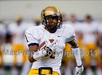 Thumbnail 2 in St. Thomas Aquinas vs. Skyline (Kirk Herbstreit National Kickoff Classic) photogallery.