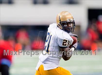 Thumbnail 2 in St. Thomas Aquinas vs. Skyline (Kirk Herbstreit National Kickoff Classic) photogallery.