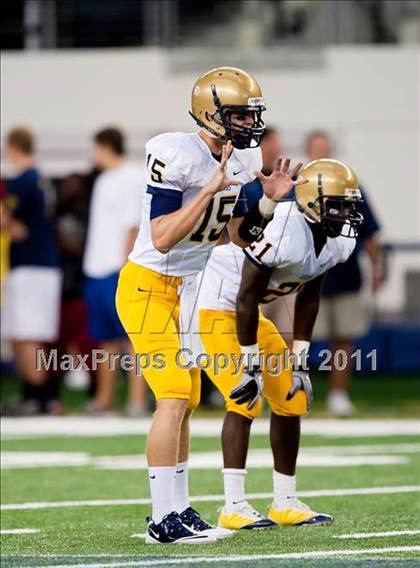 Thumbnail 1 in St. Thomas Aquinas vs. Skyline (Kirk Herbstreit National Kickoff Classic) photogallery.