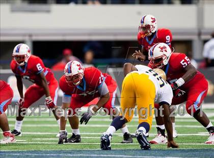 Thumbnail 1 in St. Thomas Aquinas vs. Skyline (Kirk Herbstreit National Kickoff Classic) photogallery.