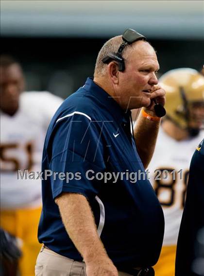 Thumbnail 1 in St. Thomas Aquinas vs. Skyline (Kirk Herbstreit National Kickoff Classic) photogallery.