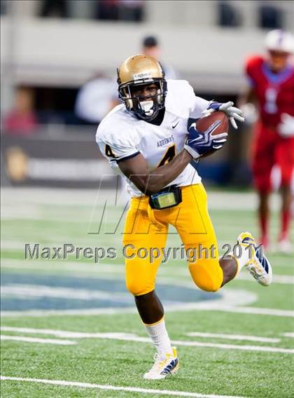 Thumbnail 2 in St. Thomas Aquinas vs. Skyline (Kirk Herbstreit National Kickoff Classic) photogallery.