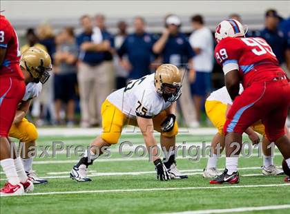 Thumbnail 2 in St. Thomas Aquinas vs. Skyline (Kirk Herbstreit National Kickoff Classic) photogallery.