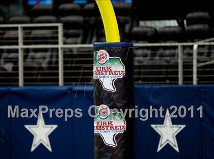 Thumbnail 1 in St. Thomas Aquinas vs. Skyline (Kirk Herbstreit National Kickoff Classic) photogallery.