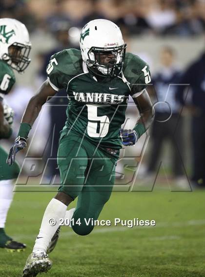 Thumbnail 2 in Hamilton vs. Sylmar (CIF L.A.C.S. D2 Final) photogallery.