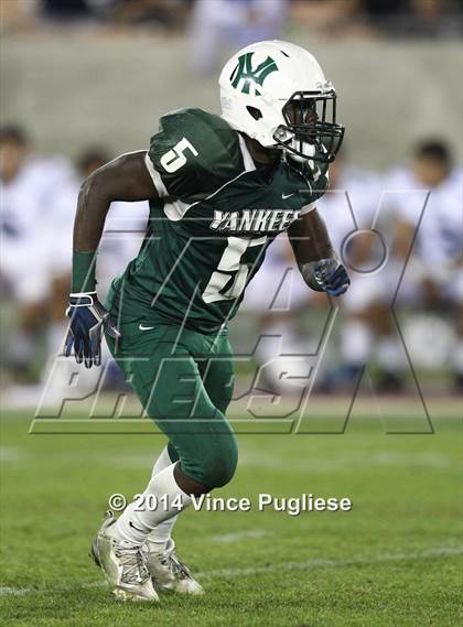 Thumbnail 1 in Hamilton vs. Sylmar (CIF L.A.C.S. D2 Final) photogallery.