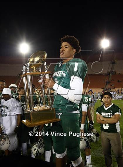 Thumbnail 3 in Hamilton vs. Sylmar (CIF L.A.C.S. D2 Final) photogallery.