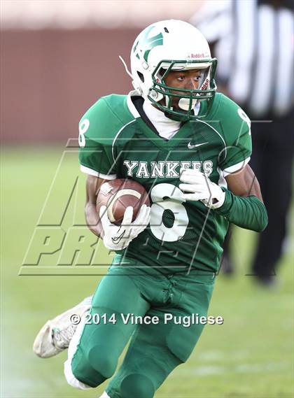 Thumbnail 1 in Hamilton vs. Sylmar (CIF L.A.C.S. D2 Final) photogallery.