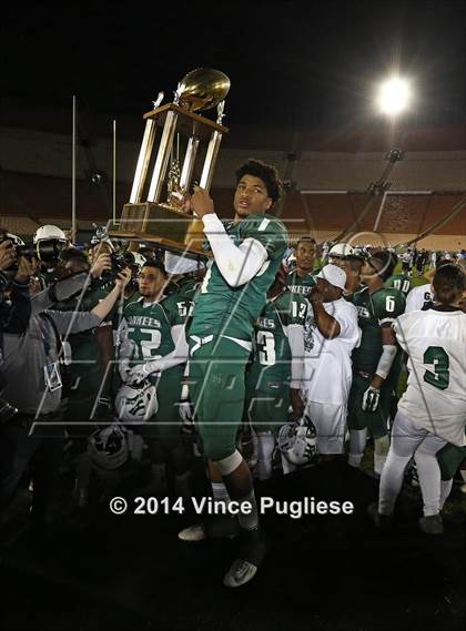Thumbnail 1 in Hamilton vs. Sylmar (CIF L.A.C.S. D2 Final) photogallery.