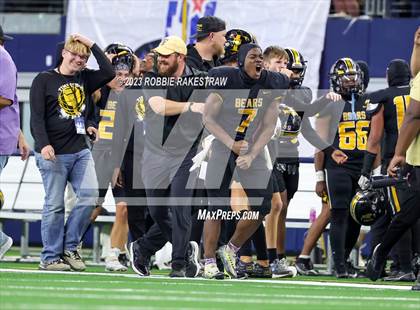 Thumbnail 1 in Tolar @ Timpson (UIL 2A D1 Football Final) photogallery.