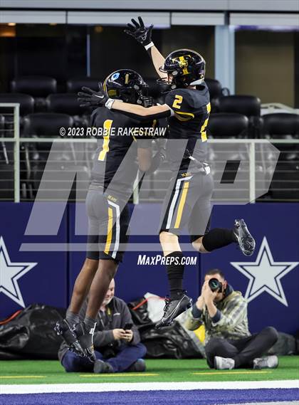 Thumbnail 1 in Tolar @ Timpson (UIL 2A D1 Football Final) photogallery.