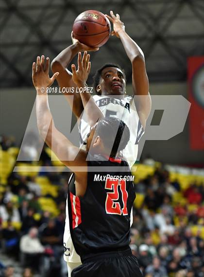 Thumbnail 2 in Etiwanda @ Sierra Canyon (CIF Open DIV Southern Regional Final) photogallery.