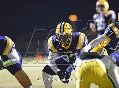 Thumbnail 2 in Captain Shreve vs. Thibodaux (LHSAA Class 5A First Round) photogallery.
