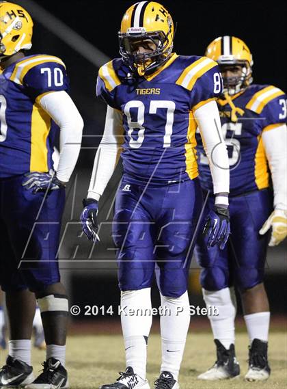 Thumbnail 1 in Captain Shreve vs. Thibodaux (LHSAA Class 5A First Round) photogallery.