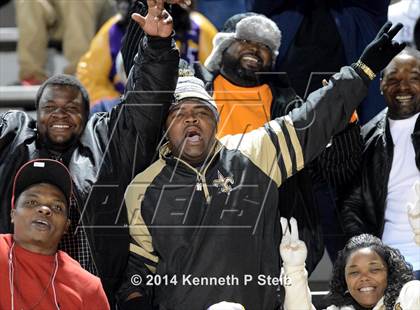 Thumbnail 2 in Captain Shreve vs. Thibodaux (LHSAA Class 5A First Round) photogallery.