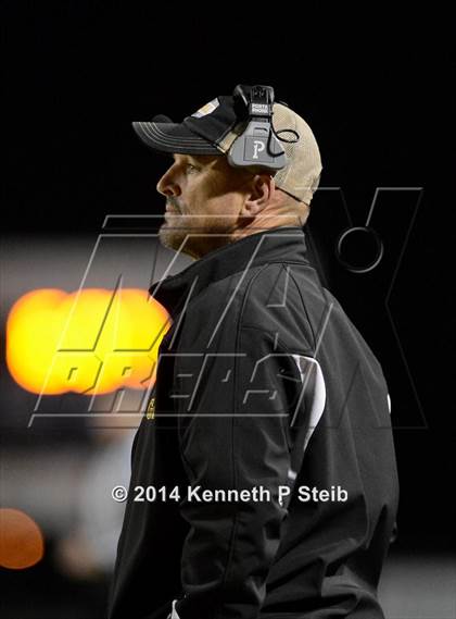 Thumbnail 3 in Captain Shreve vs. Thibodaux (LHSAA Class 5A First Round) photogallery.