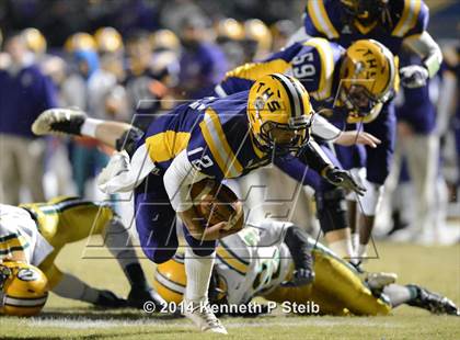 Thumbnail 2 in Captain Shreve vs. Thibodaux (LHSAA Class 5A First Round) photogallery.