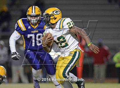 Thumbnail 2 in Captain Shreve vs. Thibodaux (LHSAA Class 5A First Round) photogallery.