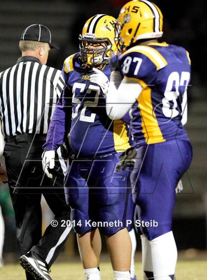 Thumbnail 1 in Captain Shreve vs. Thibodaux (LHSAA Class 5A First Round) photogallery.